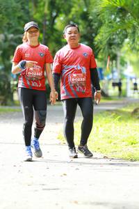 BIB: 0232, 0233
                            <button type="button" onclick="openModal(5013535)" class="btn btn-primary btn-sm float-right btn-popup" data-toggle="modal" data-target=".modal-high-quality">
                        <i class="fas fa-shopping-cart"></i> Add to Cart
                    </button>
                                            <button type="button" onclick="isThisMe(5013535, true)" class="btn btn-success btn-sm float-right btn-popup btn-isme hidden" data-toggle="tooltip" data-placement="bottom" title="นี่คือรูปของคุณใช่ไหม คลิกที่นี่เพื่อเอาเข้าอัลบั้ม">
                        <i class="fas fa-plus"></i> Add to album
                    </button>
                    <button type="button" onclick="isThisMe(5013535, false)" class="btn btn-warning btn-sm float-right btn-popup btn-isnotme hidden">
                        <i class="fas fa-ban"></i> Remove from album
                    </button>